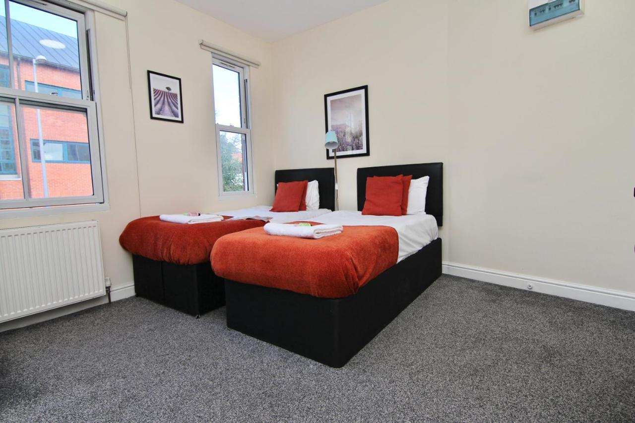 Lovely Twin Bed Studio Near Coventry Shopping Centre Exterior photo